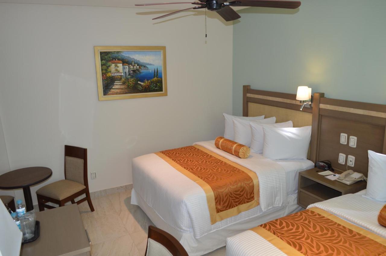 Hotel Villa Magna Poza Rica 외부 사진