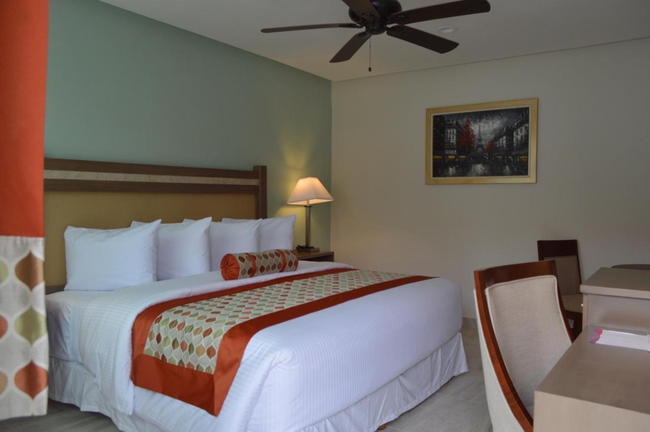 Hotel Villa Magna Poza Rica 외부 사진